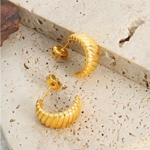 18K Gold Plated Mini Hoop Earrings*Croissant Stud Earrings*Everyday Hoops*ML - Picture 2 of 3